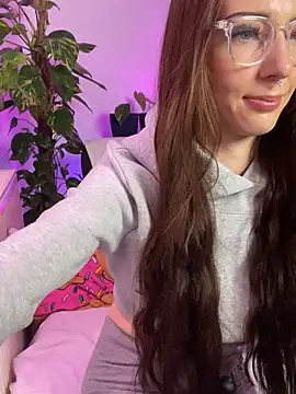 Snapshot of Trixie-Tainted chatting on January 2025 08:11:02 PM Trixie-Tainted online show from January 2025 08:11:02 PM