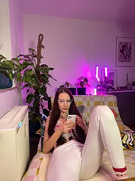 Snapshot of Trixie-Tainted chatting on January 2025 07:21:02 PM Trixie-Tainted online show from January 2025 07:21:02 PM
