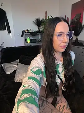Trixie-Tainted online show from March 2026 04:46:01 PM