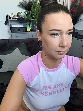 Trixie-Tainted online show from June 2026 12:35:01 PM