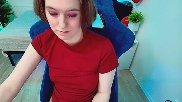 CranberryHot online show from October 2025 06:20:01 PM