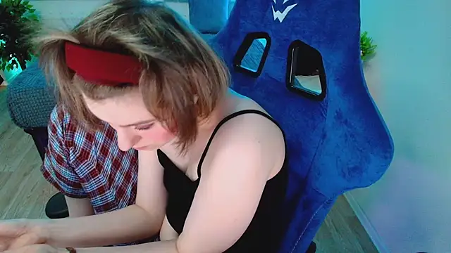 CranberryHot online show from October 2025 10:27:01 AM