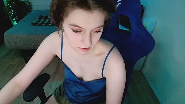 CranberryHot online show from June 2026 07:35:02 PM