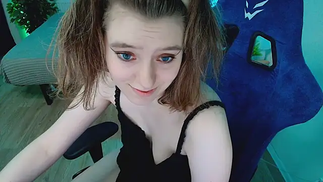 CranberryHot online show from July 2026 07:26:02 PM