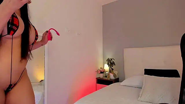 Snapshot of NataliaBuiles chatting on October 2025 04:05:02 PM NataliaBuiles online show from October 2025 04:05:02 PM