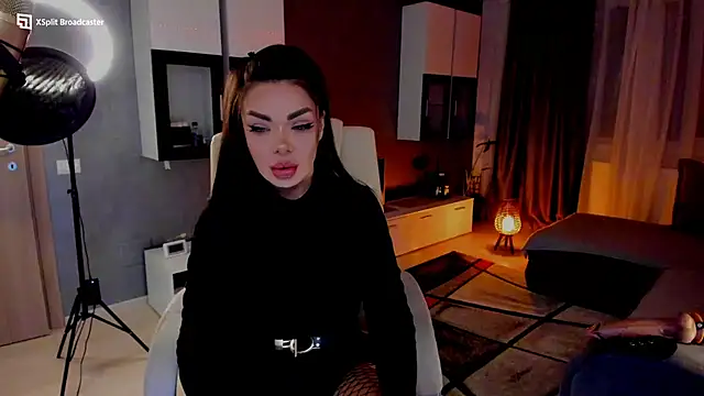 Snapshot of Miss_kay1111 chatting on December 2024 03:58:01 PM Miss kay1111 online show from December 2024 03:58:01 PM