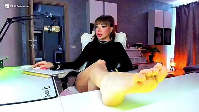 Miss kay1111 online show from June 2026 12:11:02 PM