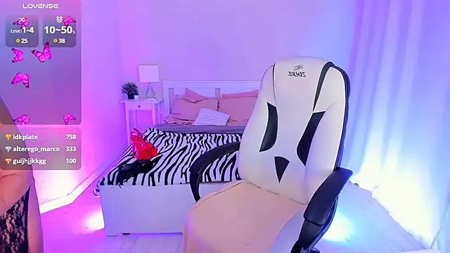 HelenaRegal online show from January 2025 04:57:01 PM