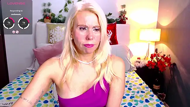 Luci evans online show from December 2024 10:32:01 PM