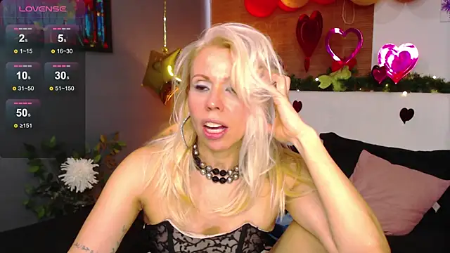 Luci evans online show from February 2025 07:04:02 PM