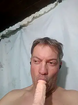 Alvaro2017 online show from May 2026 04:22:02 PM