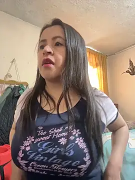 latinfemale online show from April 2026 08:55:01 PM
