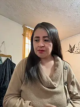 latinfemale online show from June 2026 09:48:01 PM