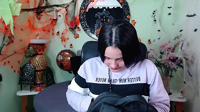 DestinyHills online show from October 2025 12:09:02 PM