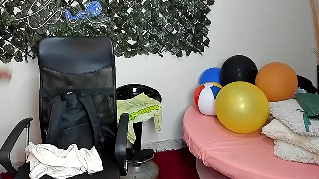 DestinyHills online show from June 2026 12:02:01 PM