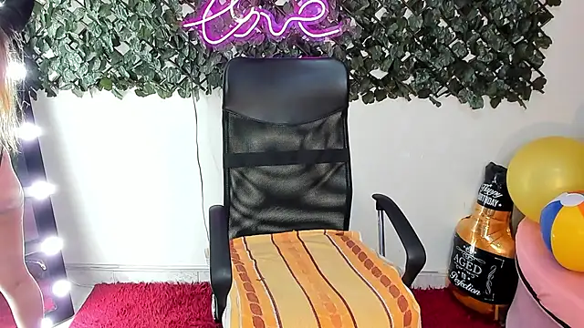 DestinyHills online show from June 2026 12:03:01 PM