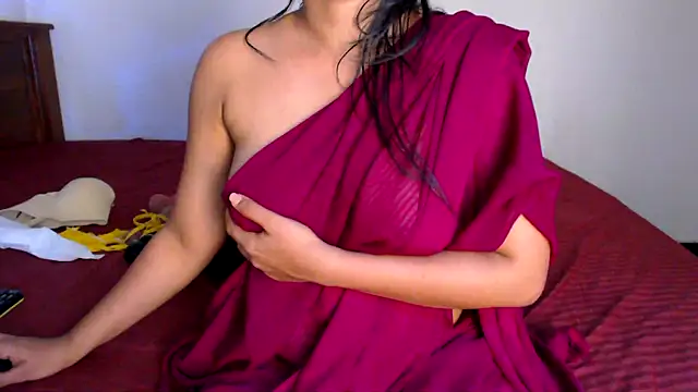 Snapshot of BeautyPriya chatting on May 2026 12:36:02 PM BeautyPriya online show from May 2026 12:36:02 PM