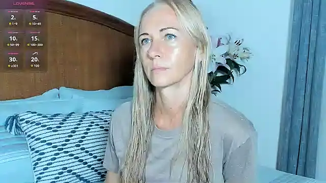 Christine 35 online show from June 2026 10:47:01 AM