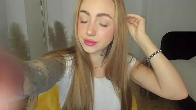 sexyCoralie online show from March 2026 07:44:01 AM