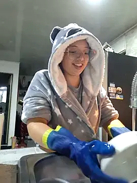 Snapshot of linda-schmidt chatting on February 2026 02:29:01 AM linda-schmidt online show from February 2026 02:29:01 AM