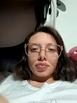 Snapshot of linda-schmidt chatting on February 2026 04:12:02 AM linda-schmidt online show from February 2026 04:12:02 AM