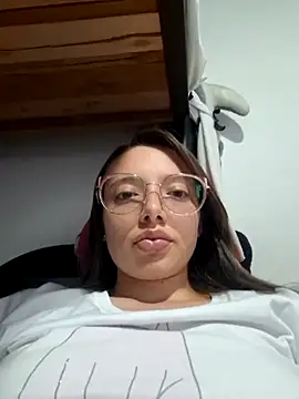 Snapshot of linda-schmidt chatting on March 2026 08:55:01 PM linda-schmidt online show from March 2026 08:55:01 PM