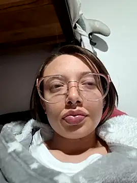 Snapshot of linda-schmidt chatting on March 2026 01:45:01 AM linda-schmidt online show from March 2026 01:45:01 AM