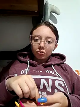 Snapshot of linda-schmidt chatting on March 2026 03:28:02 AM linda-schmidt online show from March 2026 03:28:02 AM