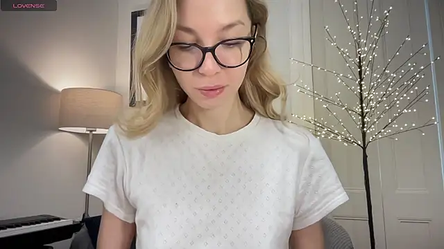 Cutensadistic online show from December 2024 09:05:02 AM