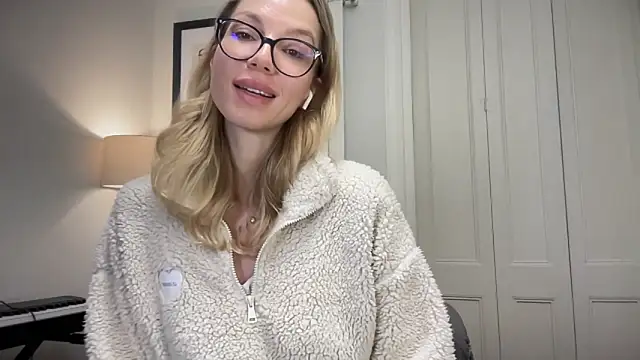 Cutensadistic online show from February 2025 06:08:02 PM