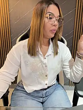 KellyBrooklyn  online show from December 2025 05:10:02 PM