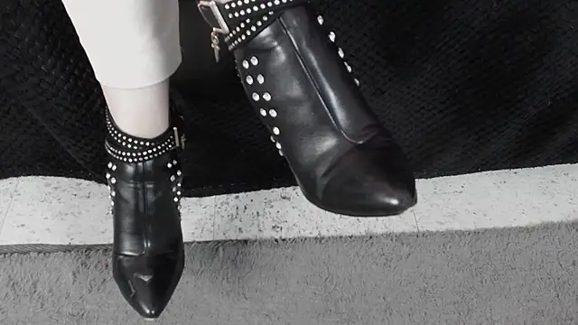  Jade 16 online show from October 2025 11:47:02 AM