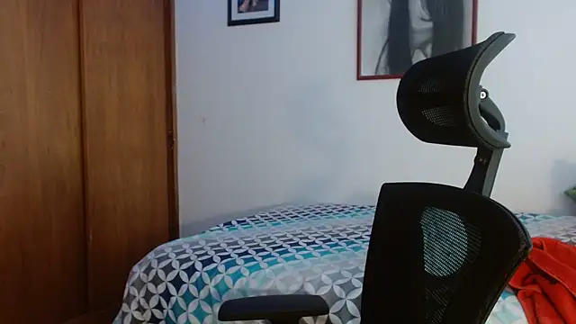 Honey Aynur20 online show from October 2025 06:58:02 PM