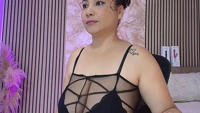 JuliRamirez online show from September 2025 12:16:02 PM