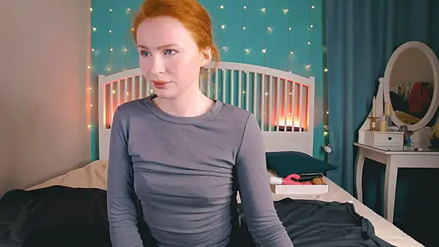 Snapshot of GingerArin chatting on November 2025 10:17:02 AM GingerArin online show from November 2025 10:17:02 AM