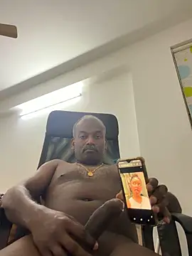 Snapshot of strongguyindia chatting on February 2026 09:35:02 PM strongguyindia online show from February 2026 09:35:02 PM