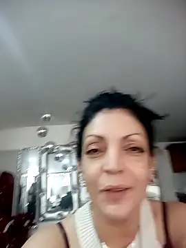 Snapshot of mijal_queen chatting on January 2025 02:15:02 PM mijal queen online show from January 2025 02:15:02 PM