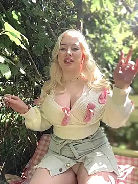 LaraHollywood online show from September 2025 06:26:01 AM