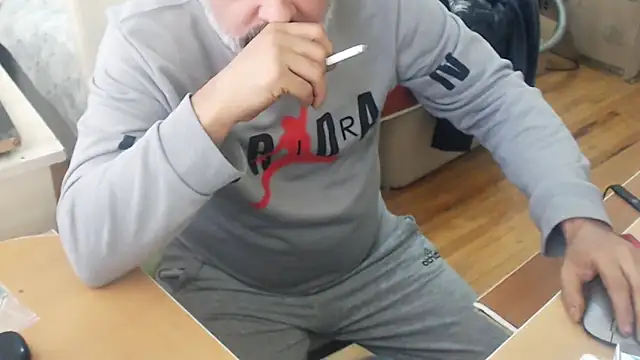 Snapshot of LiONTURK chatting on October 2025 09:18:02 AM LiONTURK online show from October 2025 09:18:02 AM