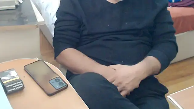 Snapshot of LiONTURK chatting on October 2025 10:27:02 AM LiONTURK online show from October 2025 10:27:02 AM