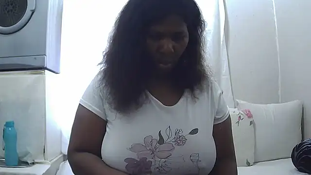 Snapshot of Delicioussexy chatting on October 2025 05:05:02 AM Delicioussexy online show from October 2025 05:05:02 AM