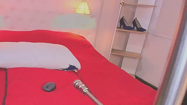 valerie lya online show from May 2026 01:05:01 PM