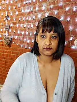 Snapshot of Lilybanx chatting on March 2025 06:19:01 PM Lilybanx online show from March 2025 06:19:01 PM