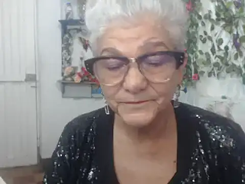 Snapshot of FunnyGrandma chatting on January 2025 03:13:01 AM FunnyGrandma online show from January 2025 03:13:01 AM