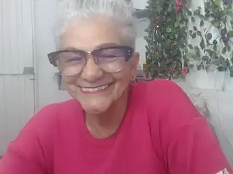 Snapshot of FunnyGrandma chatting on January 2025 03:07:01 AM FunnyGrandma online show from January 2025 03:07:01 AM