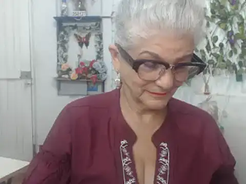 Snapshot of FunnyGrandma chatting on January 2025 01:43:01 AM FunnyGrandma online show from January 2025 01:43:01 AM