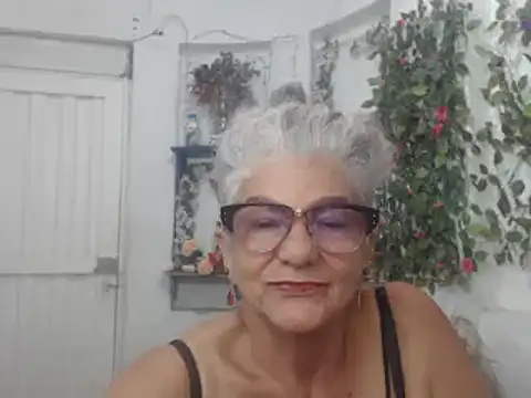 Snapshot of FunnyGrandma chatting on January 2025 03:48:02 AM FunnyGrandma online show from January 2025 03:48:02 AM