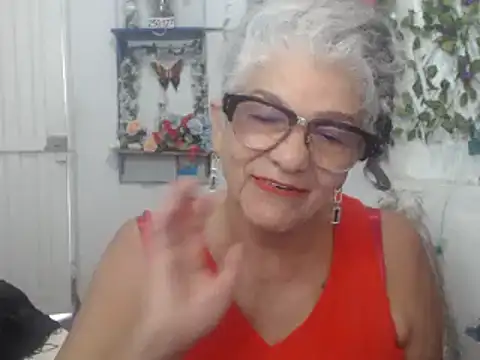 Snapshot of FunnyGrandma chatting on January 2025 09:58:01 PM FunnyGrandma online show from January 2025 09:58:01 PM