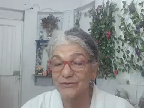 Snapshot of FunnyGrandma chatting on February 2025 03:54:01 AM FunnyGrandma online show from February 2025 03:54:01 AM