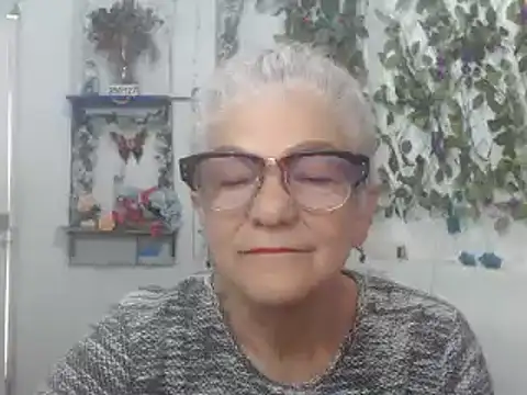 Snapshot of FunnyGrandma chatting on February 2025 06:39:01 PM FunnyGrandma online show from February 2025 06:39:01 PM